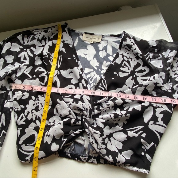 WISHING WAVES Women's Floral Cropped Blouse Long Sleeve Size M - Picture 7 of 10